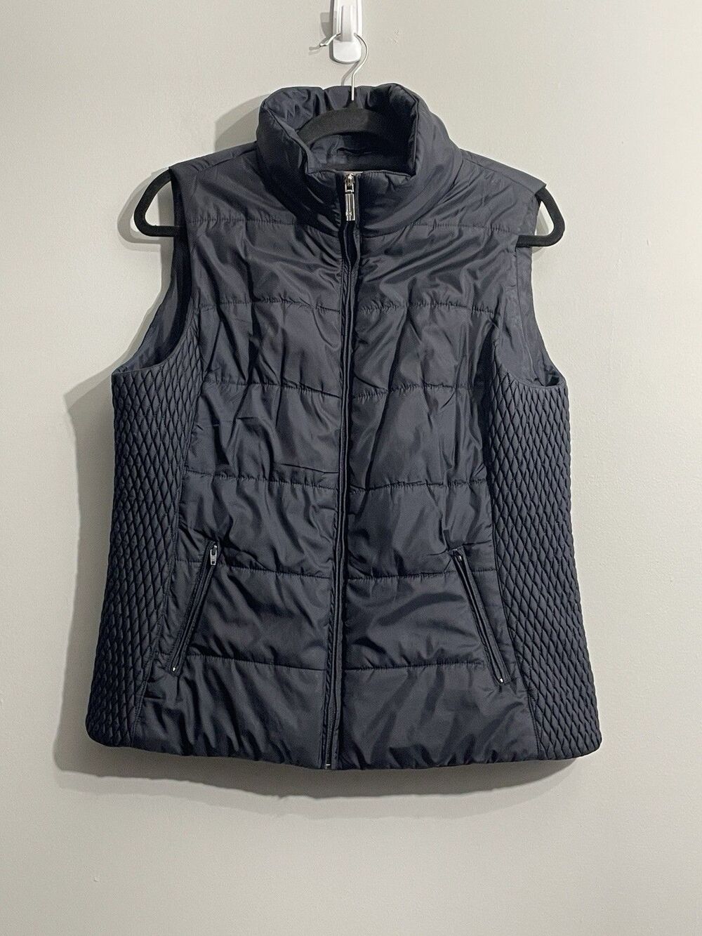 Liz Claiborne Women’s L Blue Quilted Vest Cozy Lightweight Everyday Outerwear